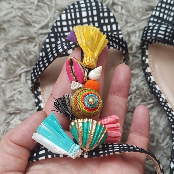 Betsey Johnson DYNAH Embellished Sandals Heels Shoes Tassel Shells Size 7 - Picture 4 of 11